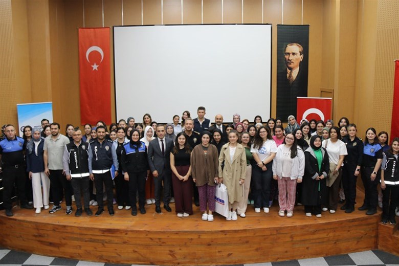 GENÇLERİMİZLE GÜVENLİ YAŞAM ÜZERİNE BİLGİLENDİRME