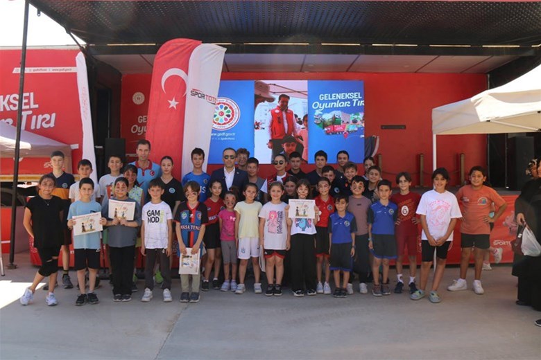 GELENEKSEL OYUNLARLA DOLU DOLU BİR GÜN GERİDE KALDI