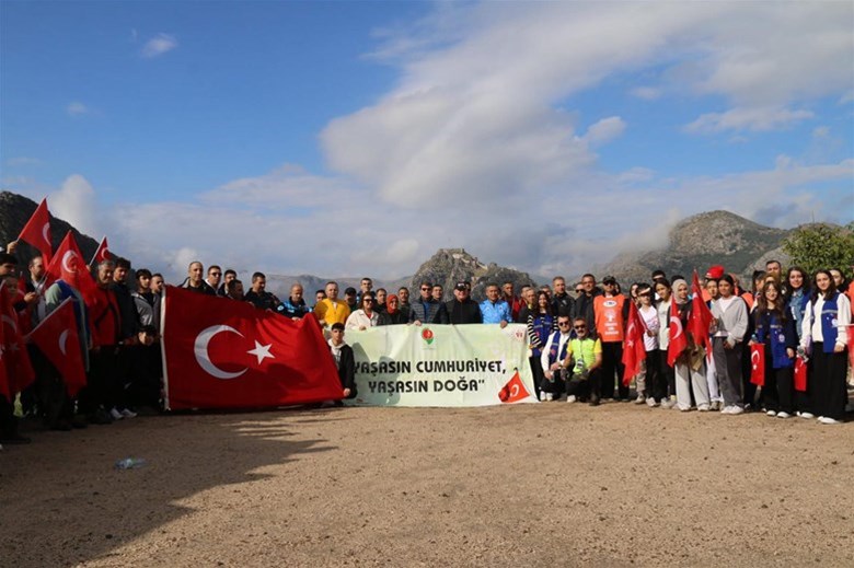 CUMHURİYETİMİZİN 102. YILI DOĞA YÜRÜYÜŞÜ GERÇEKLEŞTİRİLDİ