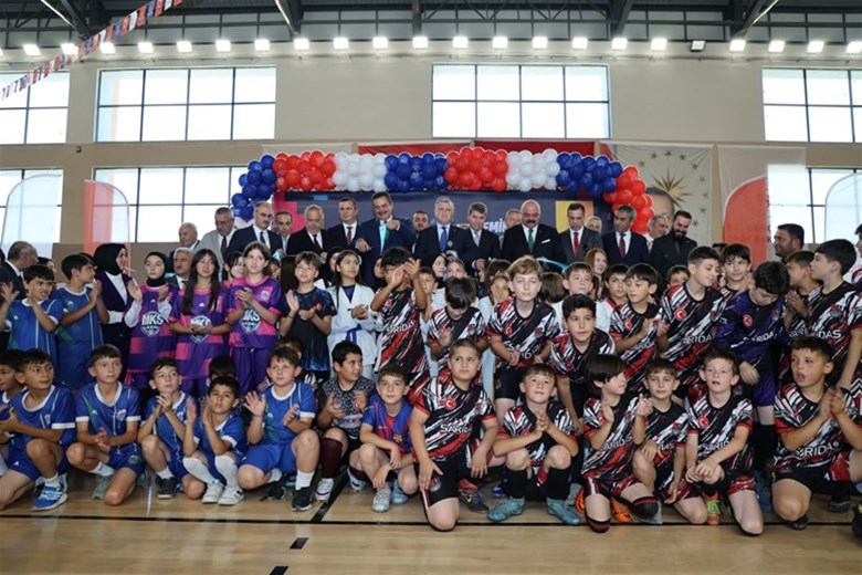 SULUOVA MAHMUT DEMİR SPOR SALONU HİZMETE AÇILDI