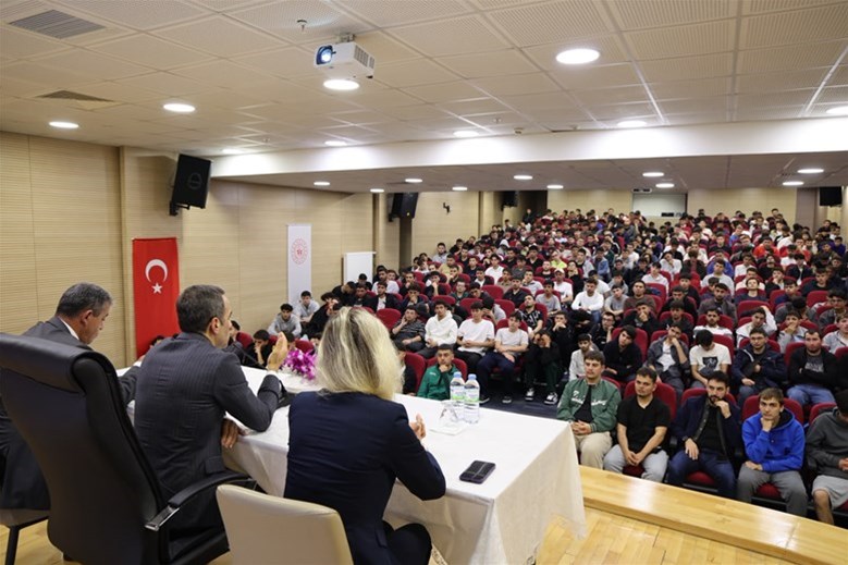 UYUM PROGRAMI KAPSAMINDA İLETİŞİM TOPLANTISI GERÇEKLEŞTİRİLDİ