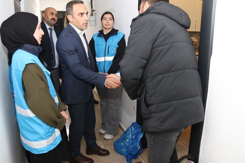 “KOMŞULUK PAYLAŞINCA GÜZEL.”