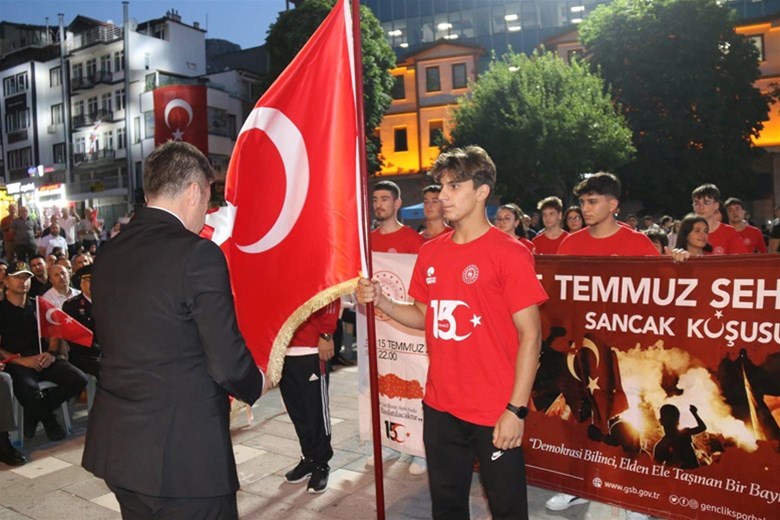 15 TEMMUZ DEMOKRASİ VE MİLLÎ BİRLİK GÜNÜ KAPSAMINDA SANCAK KOŞUSU DÜZENLENDİ
