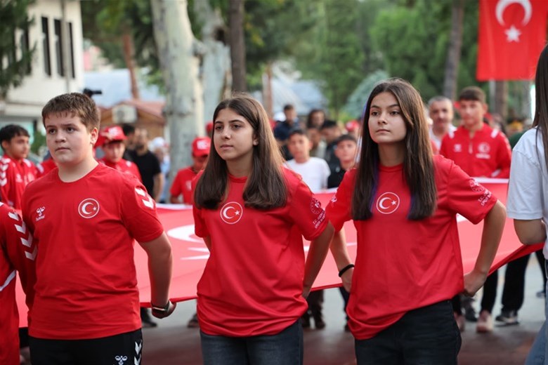 15 TEMMUZ DEMOKRASİ VE MİLLÎ BİRLİK GÜNÜ ETKİNLİKLERİ KAPSAMINDA "MİLLÎ İRADE YÜRÜYÜŞÜ" GERÇEKLEŞTİRİLDİ