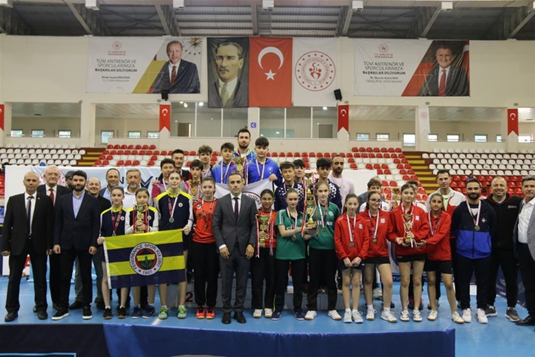 İLİMİZDE DÜZENLENEN MASA TENİSİ TÜRKİYE ŞAMPİYONASI TAMAMLANDI